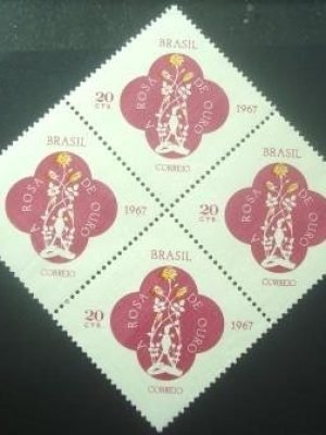 Quadra de selos postais do Brasil de 1967 Rosa de Ouro N