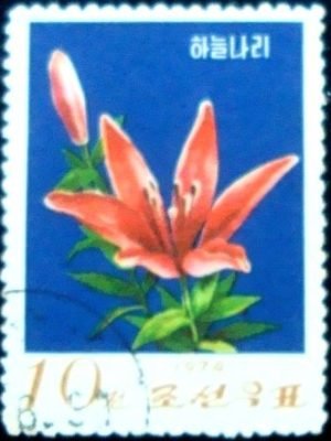 Selo postal da Coréia do Norte de 1974 Shooting Star Lily