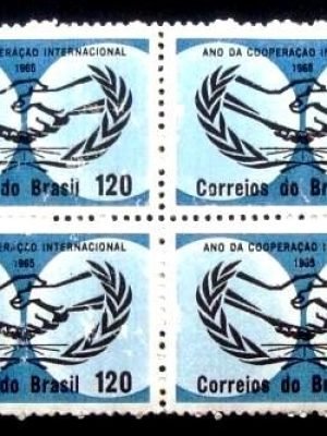 Quadra de selos postais do Brasil de 1965 Cooperação