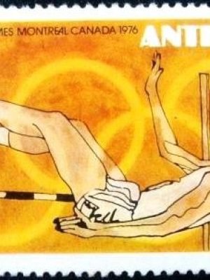 Selo postal de Antigua e Barbuda de 1976 High Jump