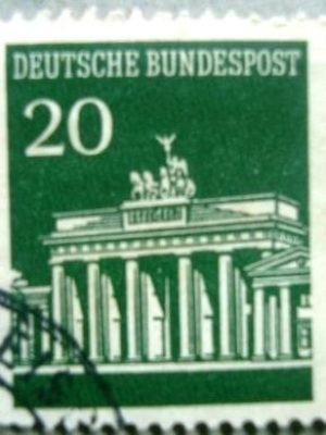 Selo postal da Alemanha de 1966 Brandenburg Gate Berlin 20