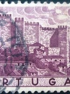 Selo postal de Portugal de 1946 Castelo de Silves - 662 U