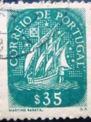 Selo postal de Portugal de 1943 Caravel $35 - 620 U