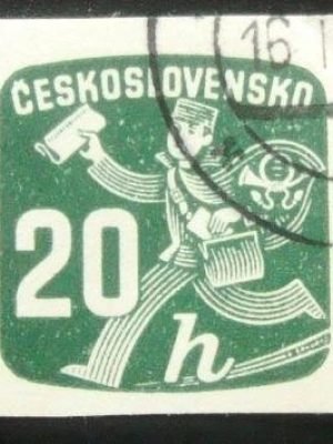 Selo postal da Tchecoslováquia de 1945 Carteiro 20