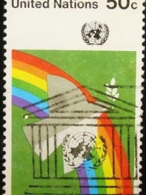 Selo postal Nações Unidas de 1976 Dove And RainbowSelo postal das Nações Unidas de 1976 Dove And Rainbow U
