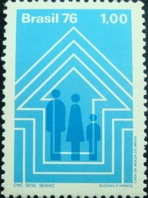 Selo postal do Brasil de 1976 SESC / SENAC