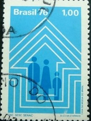 Selo postal do Brasil de 1976 SESC / SENAC