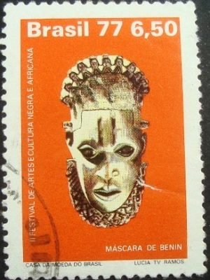 Selo postal do Brasil de 1977 Máscara Benin