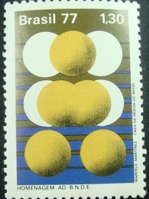 Selo Postal do Brasil de 1977 Homenagem ao BNDE