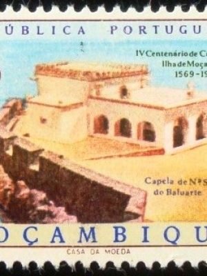 Selo postal de Moçambique de 1969 Chapel 1552