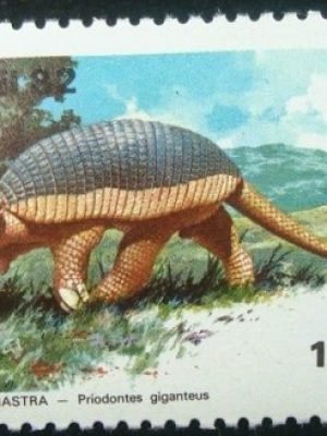 Selo postal do Brasil de 1982 Tatu Canastra