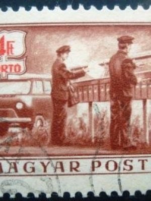Selo postal da Hungria de 1973 Rural mail delivery