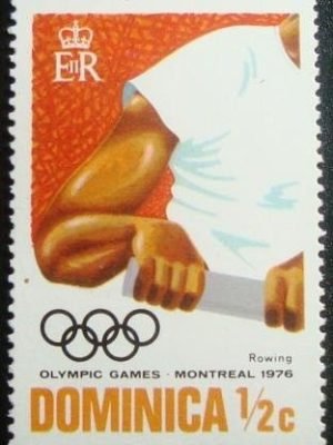 Selo postal da Dominica de 1976 Rowing