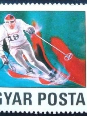 Selo postal da Hungria de 1971 Alpine skiing