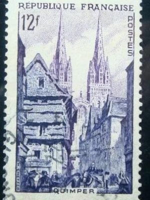 Selo postal da França de 1954 Quimper
