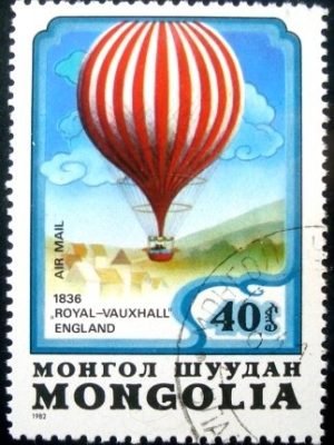 Selo postal da Mongólia de 1982 Royal-Vauxhall