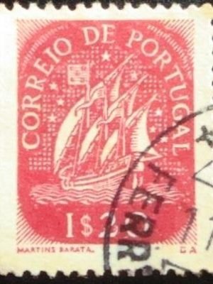 Selo postal de Portugal de 1949 Caravel 1$20