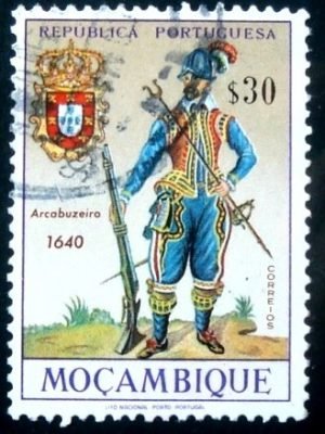 Selo postal de Moçambique de 1967 Marksman 1640