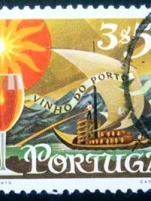 Selo postal de Portugal de 1970 Wine Glass & Sun