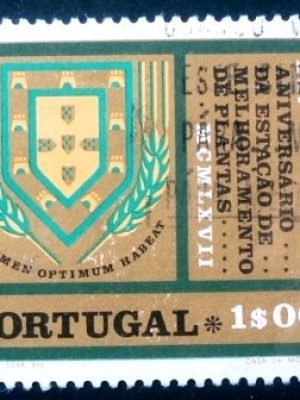 Selo postal de Portugal de 1970 Portuguese Coat of Arms