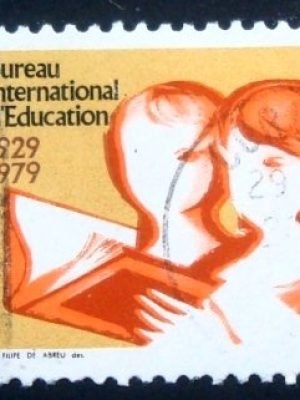 Selo postal de Portugal de 1978 Children reading Book