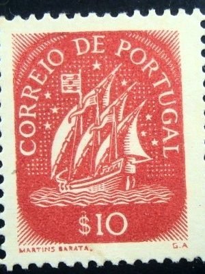 Selo postal de Portugal de 1943 Caravel $10