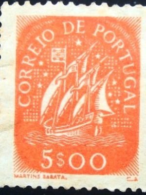 Selo postal de Portugal de 1943 Caravel 5$
