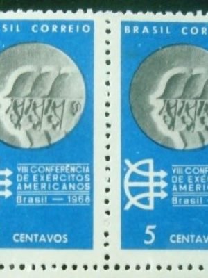 Par de selos postais do Brasil de 1968 Exércitos Americanos M PR