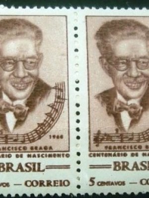 Par de selos postais do Brasil de 1968 Maestro Francisco Braga