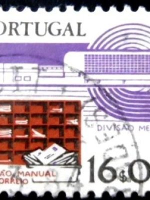 Selo postal de Portugal de 1983 Mail sorting