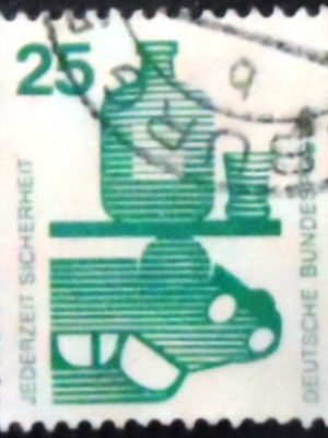 Selo postal da Alemanha de 1971 Alcohol and Front of Car