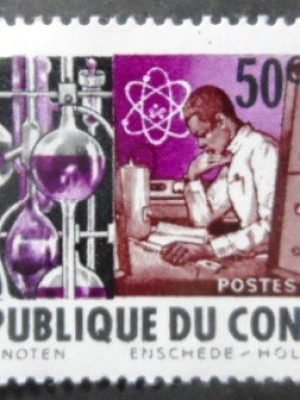 Selo postal da Rep. Democrática do Congo de 1964 Research in a laboratory