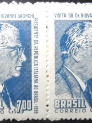 Par de selos postais do Brasil de 1958 Giovanni Gronchi