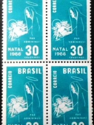 Quadra de selos postais do Brasil de 1966 Natal 66