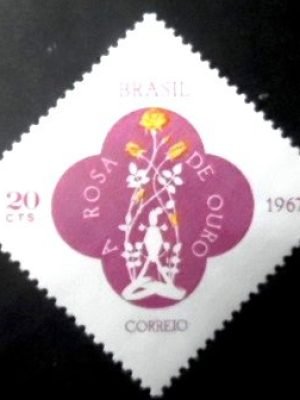 Selo postal do Brasil de 1967 Rosa de Ouro - C 576 N