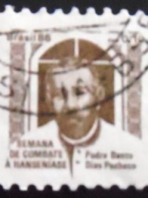 )Selo postal do Brasil de 1985 Padre Bento H 23 U