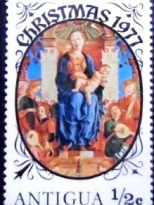 Selo postal de Antigua e Barbuda de 1977 Madonna Roverella N