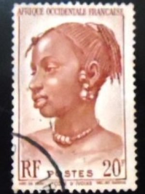 Selo postal da África ocidental Francesa de 1947 Agni Woman