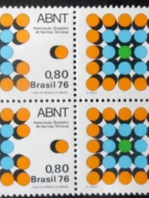 Quadra de selos do Brasil de 1976 ABNT 971 M
