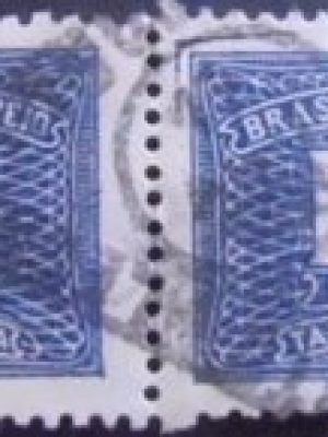 Par de selos postais do Brasil de 1929 Cifra Horizontal 200
