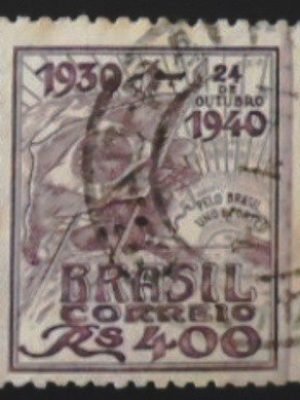 Selo postal comemorativo do Brasil de 1940 - C 157 U