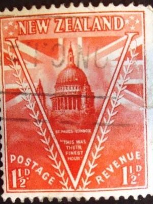 Selo postal comemorativo da Nova Zelândia 1946 - St Pauls Cathedral