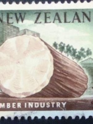 Selo postal da Nova Zelândia de 1960 Timber Industry
